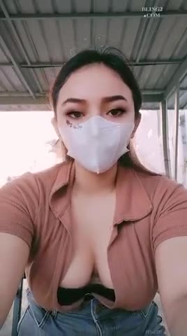 Ravicha Colmek Lagi Di Luar Rumah At Live