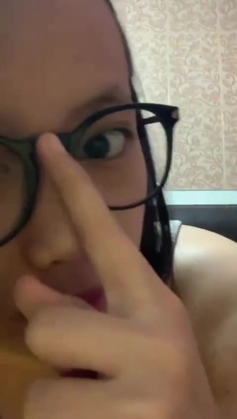 Thumbnail untuk Cewek Bondol Cantik Yeuwuy Doodcrot Bokepsatset Video arachu