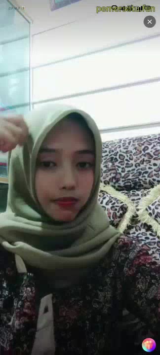 P1 Jilbab Lugu Nafsu Tinggi Minta Dientot