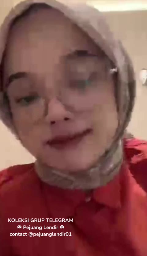 Thumbnail untuk Ukhti Adelia Main Tete Di Toilet Umum 1