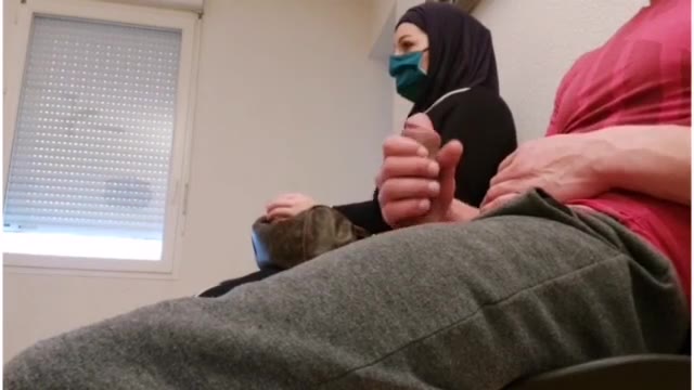 Jilboobs Eksib Lgi Ngantri Obat Eh Malah Dikocokin
