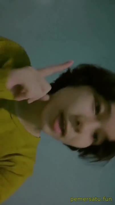 P11 Fitriani Sange 18yo Remas Tetek Omek