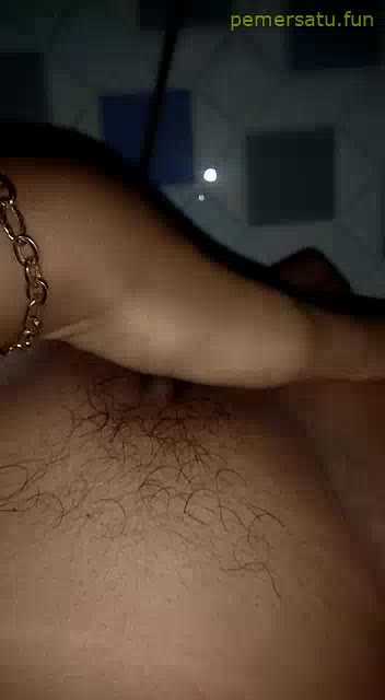 P9 Sindi ABG Nakal Masih 18yo Suka Colmek Di Kamar Mandi