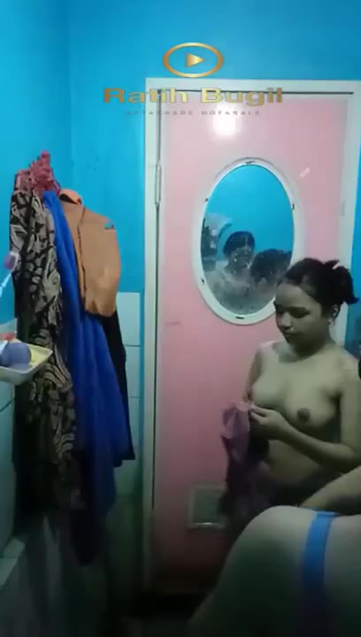 DoodStream Original Video Mandi Peserta KKN Part 2 -