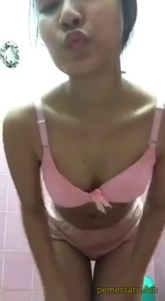 P1 Putri Jilbab Cantik 18yo Jembut Tipis