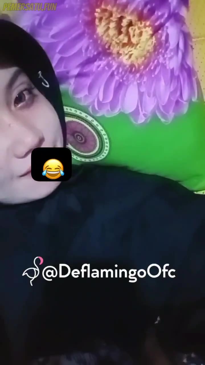P2 Jilbab Hitam Yang Sedang Viral Menggoda