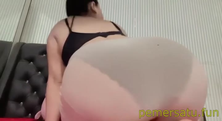 P16 Ochi Berlian Tante Selebgram Montok