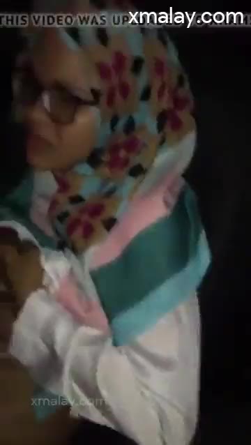 Thumbnail untuk Nonton Bokep Melayu Tudung Finger In Car Nerd