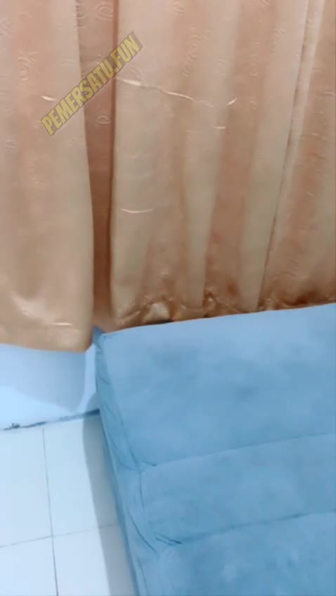 Aja Cantik Baju Kuning Makin Barbar