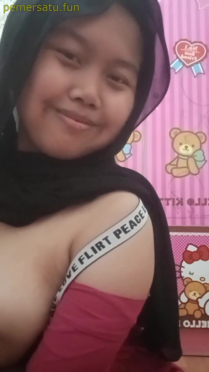P13 Jilbab Sangean Abg 19yo Toket Gede Hobi Ngangkang Colmek