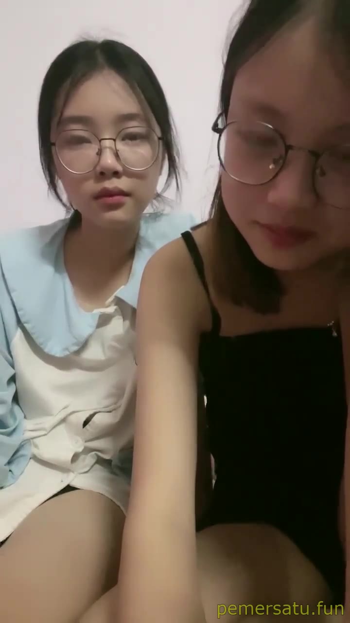P4 Menggilir Memek Sempit Abg 18yo Chindo Baru Lulus