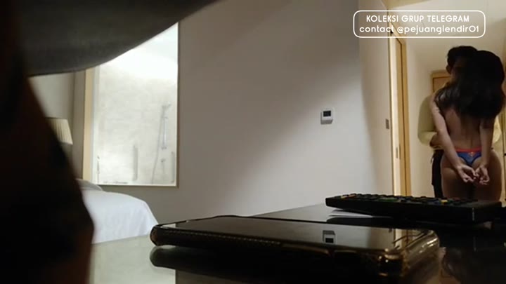 Thumbnail untuk Siskaeee Prank Pelayan Hotel Live Lendir Tele Lulustream