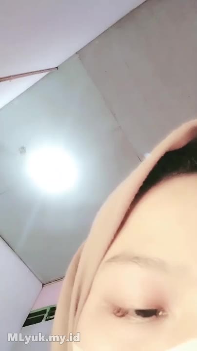 Thumbnail untuk Abg Jilbab Spill Pepek Sempit Bokepind Telegram Doodstreem