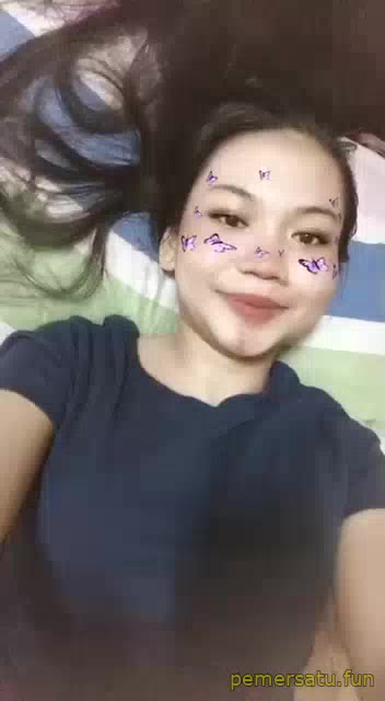 P21 Arinah Jilbab Binal Suka Bikin Status IG
