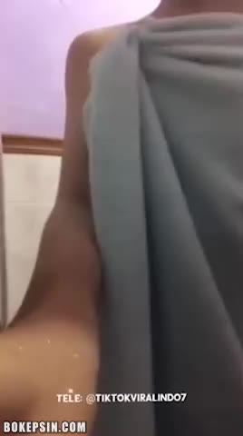 Thumbnail untuk Syakirah Ngentot Bareng Om Dimobil Doodstream bokep31 montok