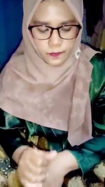 Thumbnail untuk Tante Hijabers Cantik Sampe Bikin Crot Diperut Lulustream