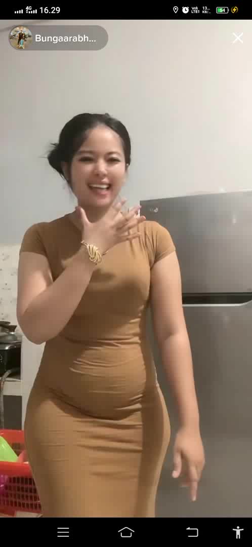 Thumbnail untuk Mom Beautiffull Body Goal Tante Bunga Semok Montok