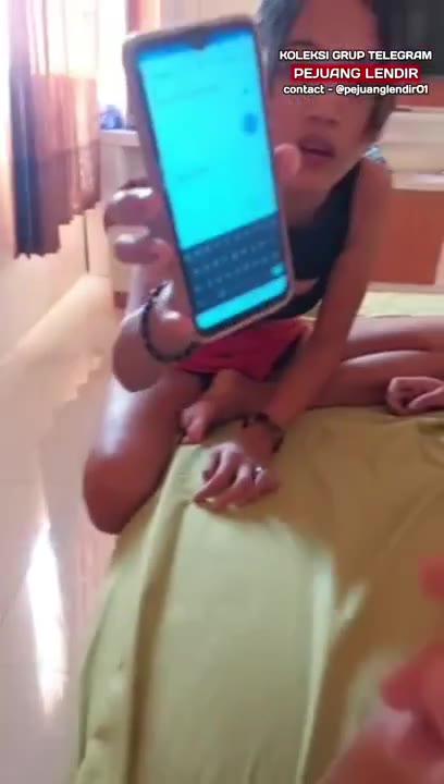Thumbnail untuk Berbagi Bareng Teman Crot Dalam Dua2nya Colmek Cilbo