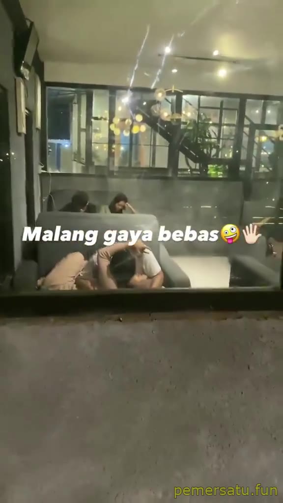 Restoran Intip Pacaran Di