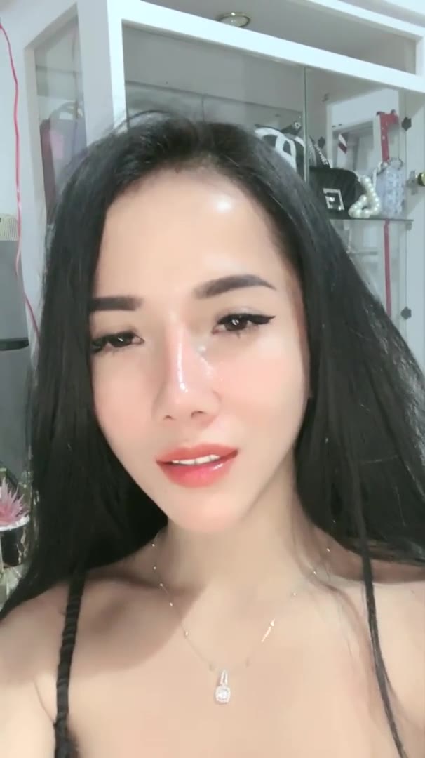 Thumbnail untuk Sexy Montok Host Baru Nih Karin Mangolive Id