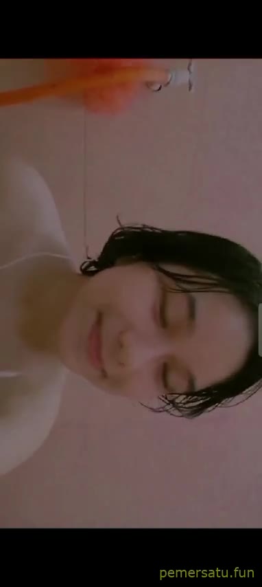 P4 Fitriani Sange 18yo Remas Tetek Omek