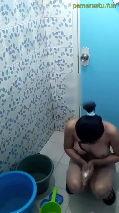 P7 Mengintip