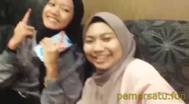 P20 Arinah Jilbab Binal Suka Bikin Status IG