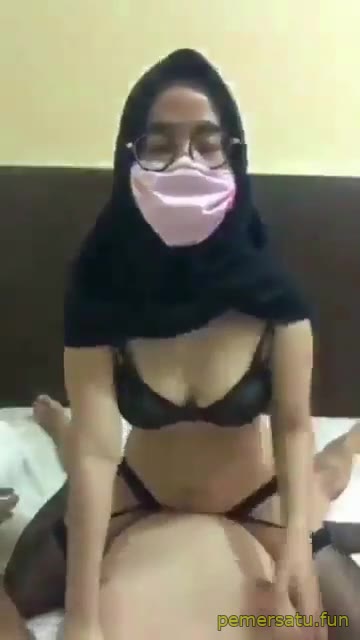 4 Shinta (Hijab)