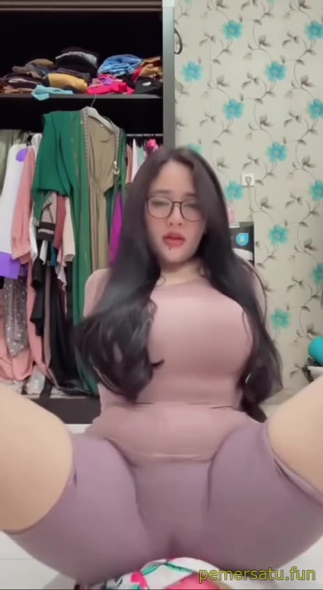 P51 Ochi Berlian Tante Selebgram Montok