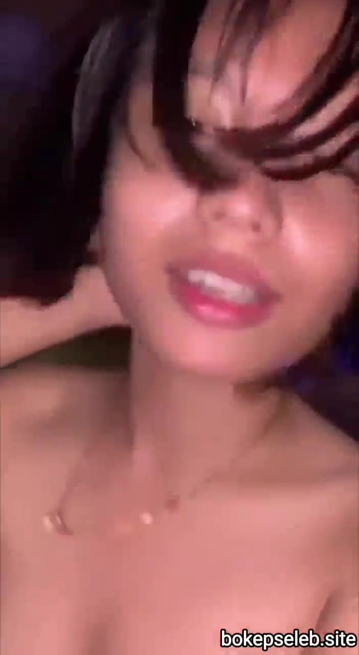 Thumbnail untuk Enak Ngewe Memek Kamu Lagi viral Doodsflix Downloader
