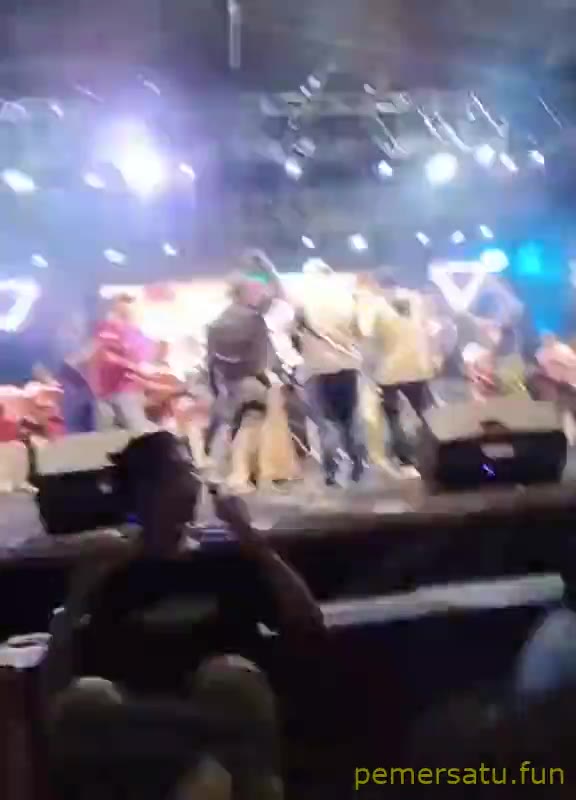 Telanjang Konser Koplo Dangdut