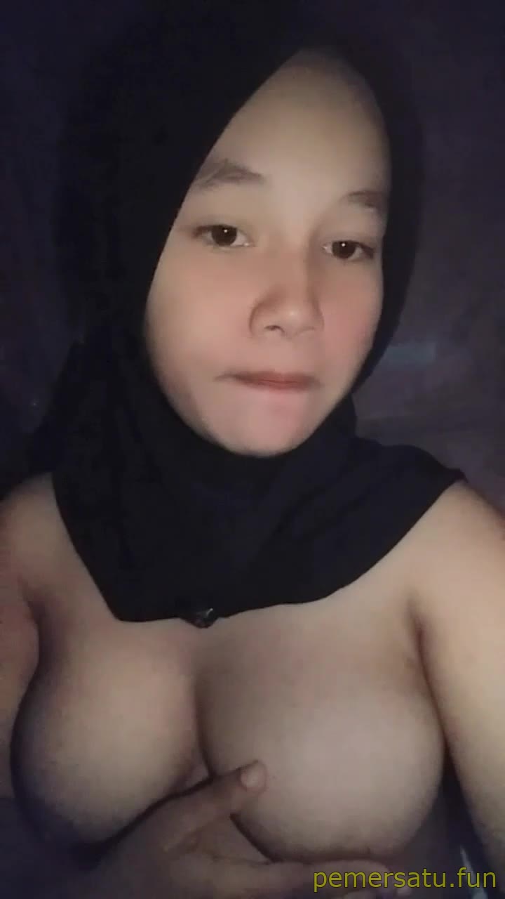 P1 Abg 18yo Hijab Memek Sempit Harum