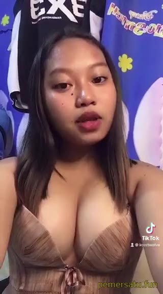 P73 Cassandra V Abg 18yo