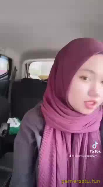 Thumbnail untuk Arinah Jilbab Binal Suka Bikin Status Ig 15