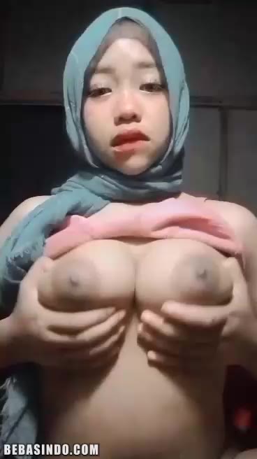 Thumbnail untuk Bokep Indo Dhiba Hijaber Toge Sange Colmek Hijab