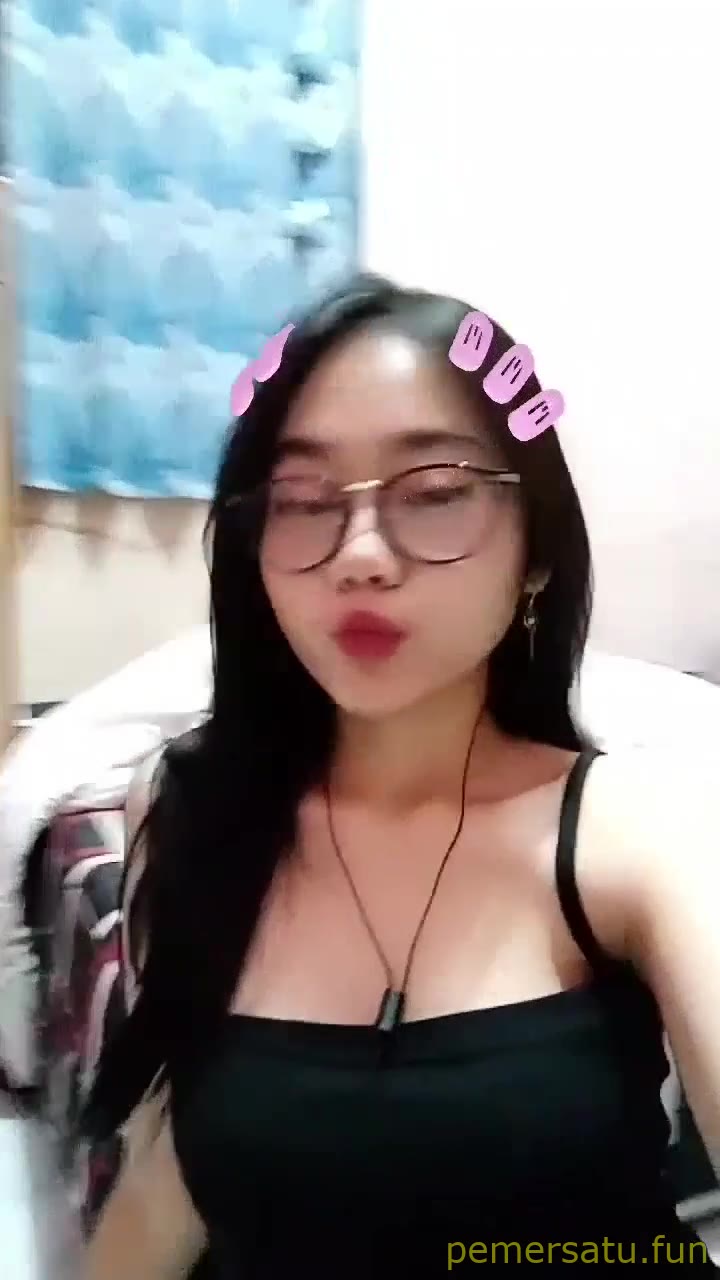 P38 Abg Lugu Berkacamata Bernama Cindy Yang Viral Di Tiktok