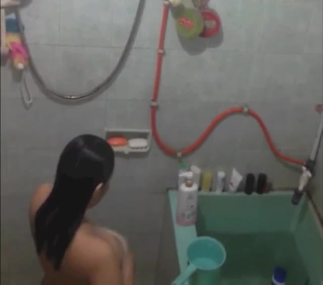 Thumbnail untuk Ngintip Mandi Maria Gayung Hijau Bochiel Hijabers simontok