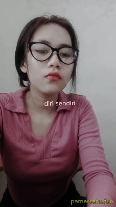 P34 Zeya Abg 18yo Kacamata Sange