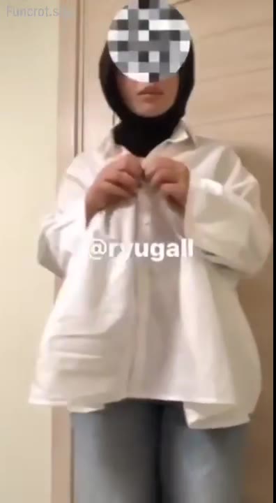 Thumbnail untuk Gadis Torbut Binal Bikin Ngaceng Hijab Video arachu