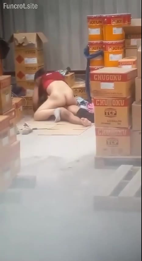 Thumbnail untuk Ngintip Karyawan Ngewe Di Gudang Bokep Indo Viral