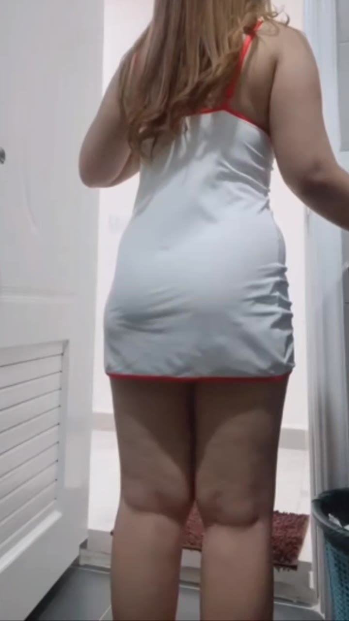 Thumbnail untuk Viral Tante Semok Pamer Bokong Montok Cd Putih