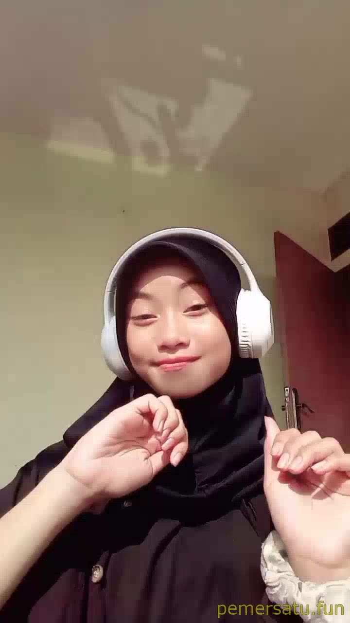 P5 Safitri Jilbab Viral Bikin Sange Pecinta Bokep Indo