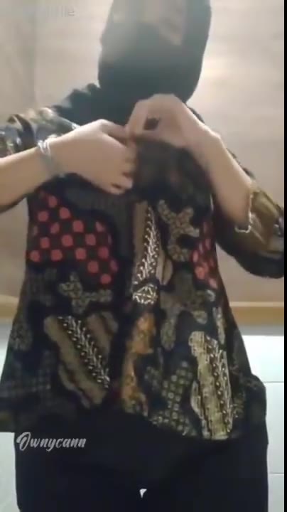 Thumbnail untuk Hijab Baju Batik Kirim Pap Bugil Viral Jilbab