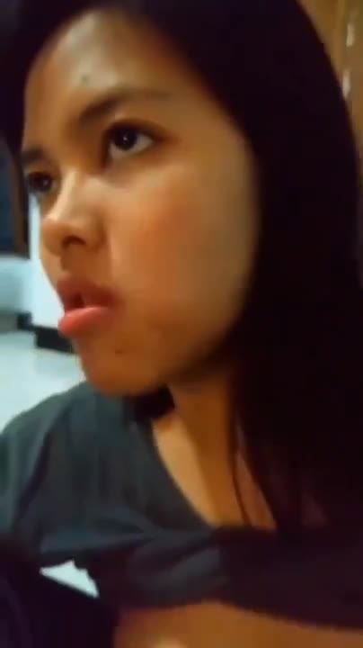 Thumbnail untuk Di Nenenin Kakak Sambil Makanmp4 Doodstream 1 Simontok