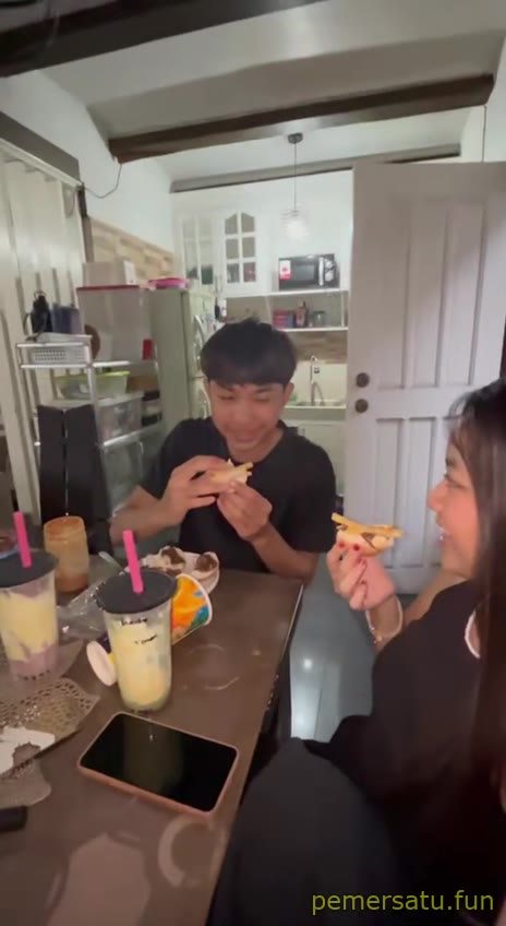 P13 Ahyena Bendo Abg 18yo Viral