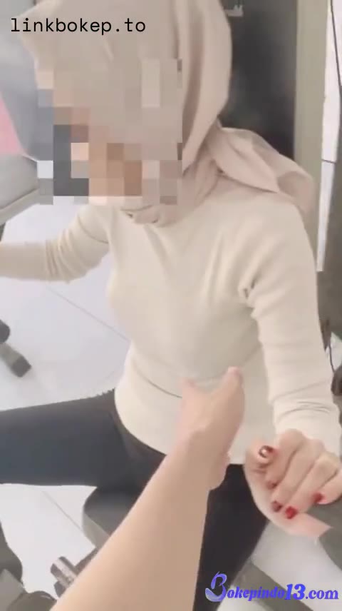 Thumbnail untuk Trainer Nawar Hijab Di Gym Pas Lagi Ngajarin