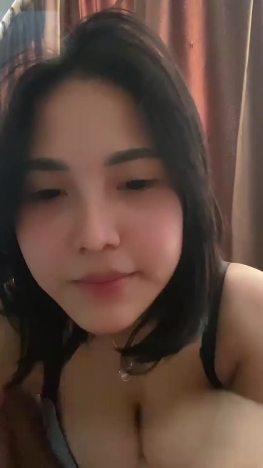 Thumbnail untuk Cybel Selebgram Cantik Pamerin Susu Montok Godain Pascol 1