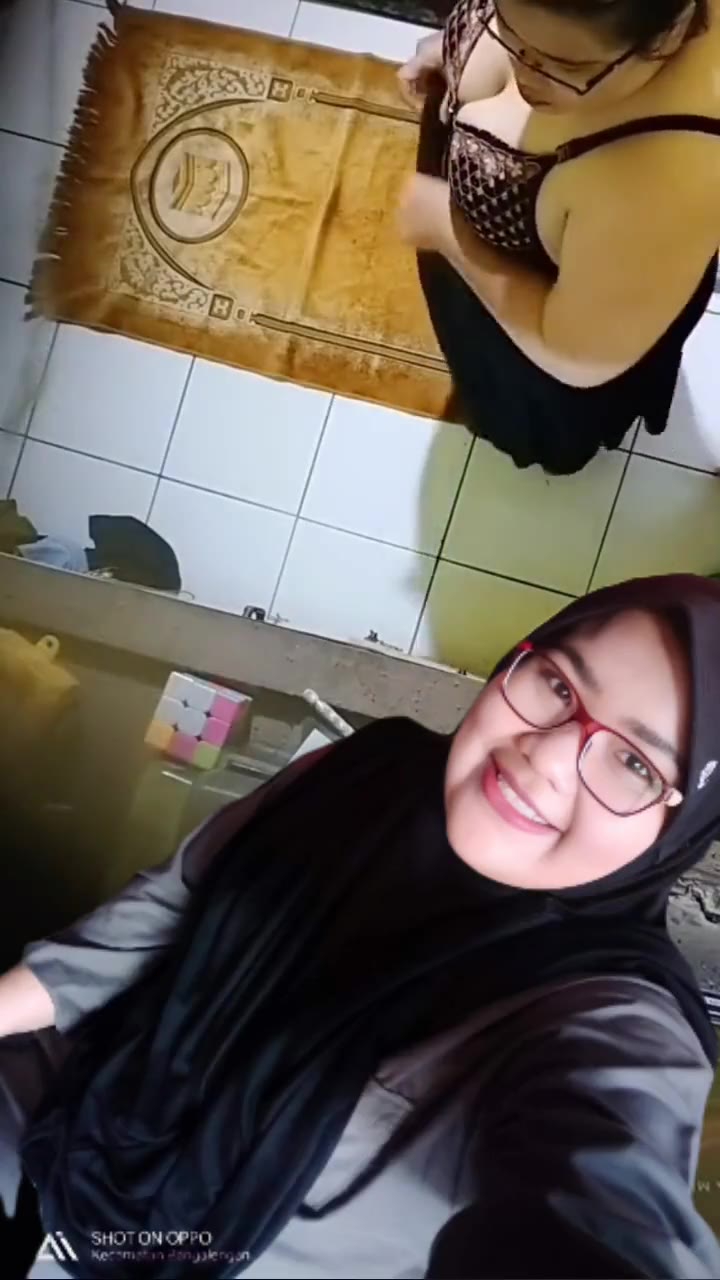 Baju Ngintip Tante Ganti