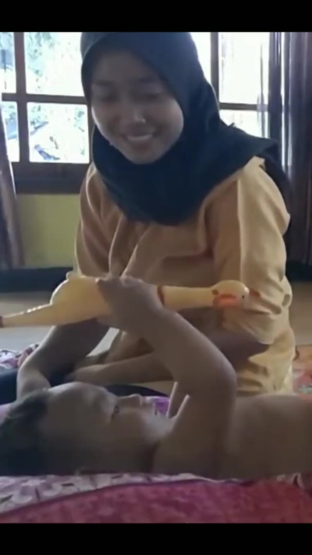 Thumbnail untuk Kak Putri Menyusui Anaknya Putih Banget Nmh1ji8tsmo 480p