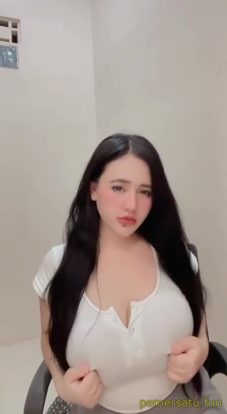 P49 Ochi Berlian Tante Selebgram Montok